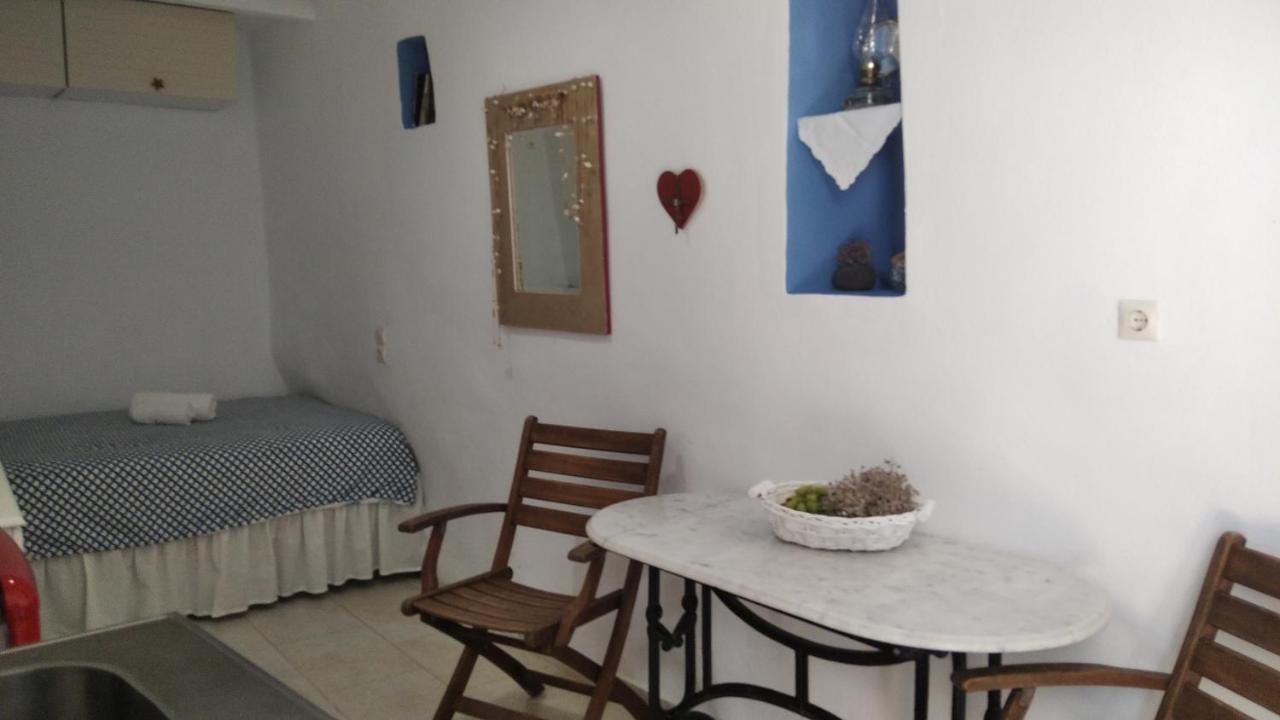 Traditional Renovated House In The Centre Of Anafi Exteriör bild