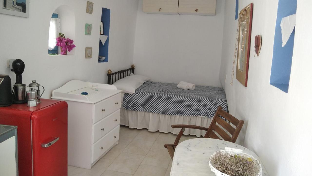 Traditional Renovated House In The Centre Of Anafi Exteriör bild