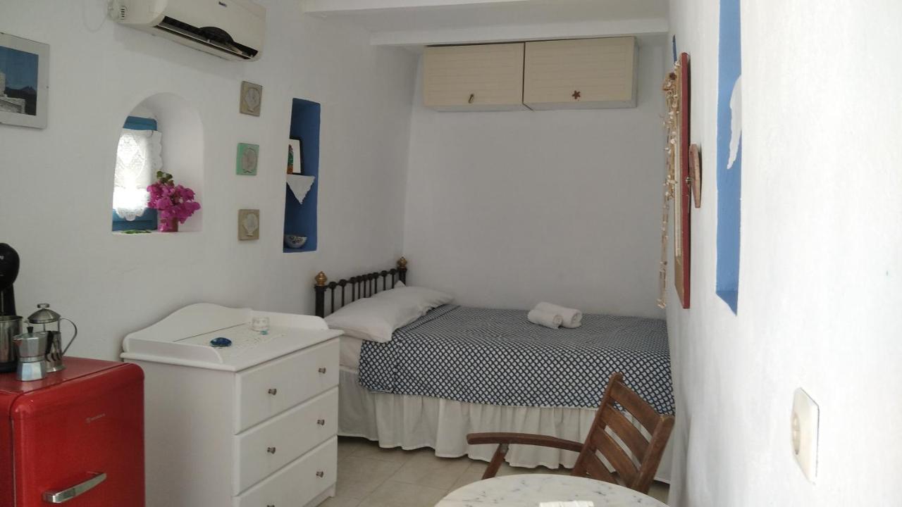 Traditional Renovated House In The Centre Of Anafi Exteriör bild